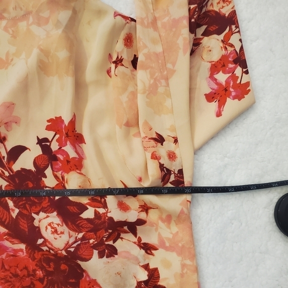Bundle Only:‎ Rose + Olivia Spring Forward Floral Flowy Top  Size L - Picture 13 of 15